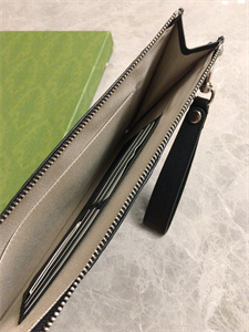 Gu.cci GG Clutch Bag Embossed Black Leather 625569