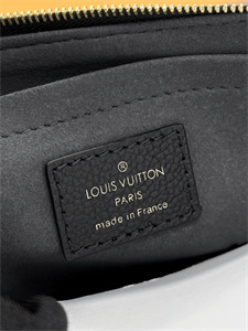 L.V  Multi Pochette Accessories Monogram Empreinte Grained Cowhide Black M80399