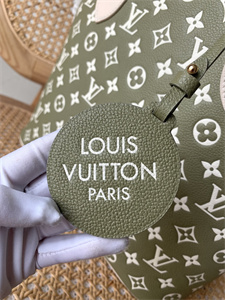 L.V Neverful MM Monogram Empreinte Green/Beige M46102