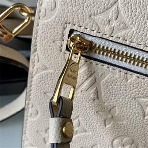 L.V Pochette  Métis  Monogram Empreinte Cream M41487
