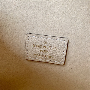 L.V Pochette  Métis  Monogram Empreinte Cream M45596