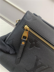 L.V Pochette  Métis  Monogram Empreinte Black M59211