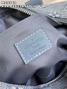 L.V Keepall Bandoulière 25 Monogram Washed Denim M22762