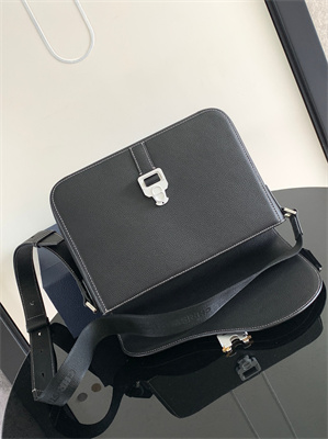 Di.or Saddle Messenger Bag Black Grained Calfskin