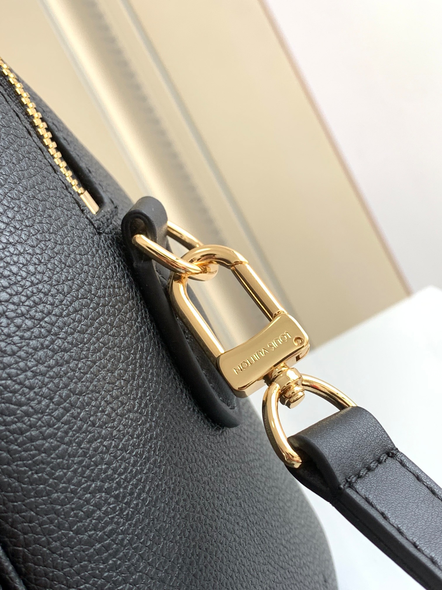 L.V Speedy Bandoulière 25 Monogram Empreinte  Black M58947