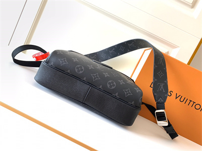 L.V Outdoor Messenger Bag Taiga Cowhide & Monogram Eclipse Black M30233