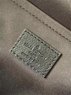 L.V Palm Springs MM Backpack Monogram Canvas M44874