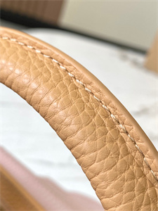 L.V Capucines MM Bag Taurillon  Leather Dark Beige/Pink M59466