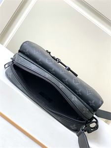 L.V Steamer Messenger Bag Monogram Eclipse M46795