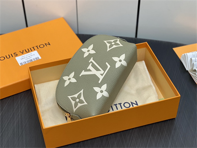 L.V Pochette Cosmetique PM Monogram Empreinte Green M82493