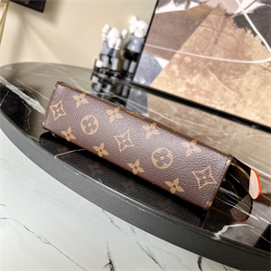 L.V Toiletry Pouch 19 Monogram Canvas M47544