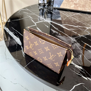 L.V Toiletry Pouch 15 Monogram Canvas M47546
