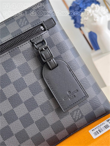L.V Takeoff Pouch Damier Graphite N40505