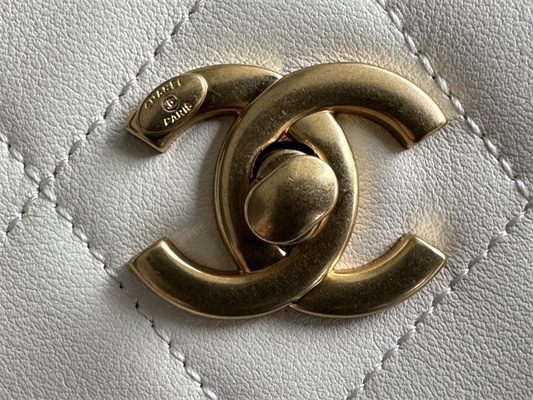 Cha.nel Shopping Bag Smooth Calfskin Gold Tone Metal White AS3508