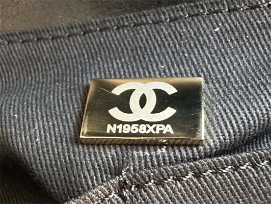 Cha.nel Deauville Large Shopping Bag Shiny Calfskin Gold Tone Metal Black A66941