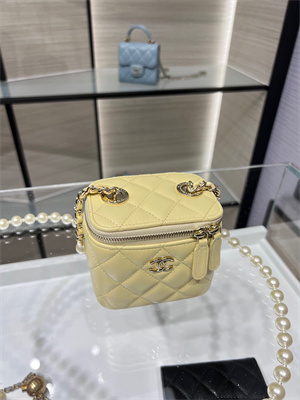 Cha.nel Vanity Case With Chain Lambskin Gold Tone Metal Yellow AP2581