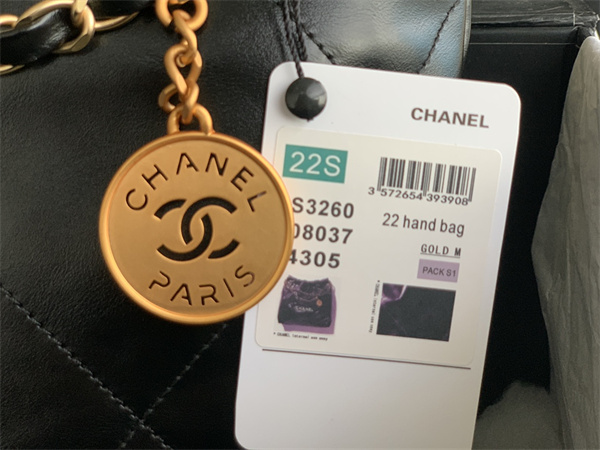 Cha.nel 22 Small Handbag Shiny Calfskin Gold Tone Metal Black AS3260