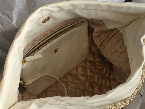 Cha.nel 22 Medium Handbag Shiny Calfskin Gold Tone Metal White AS3261