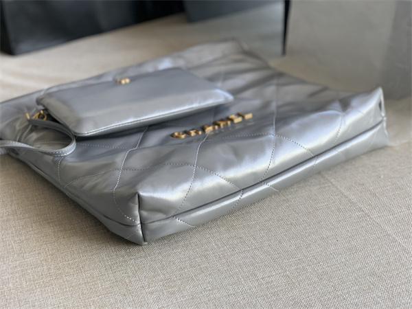 Cha.nel 22 Medium Handbag Shiny Calfskin Gold Tone Metal  Grey AS3261