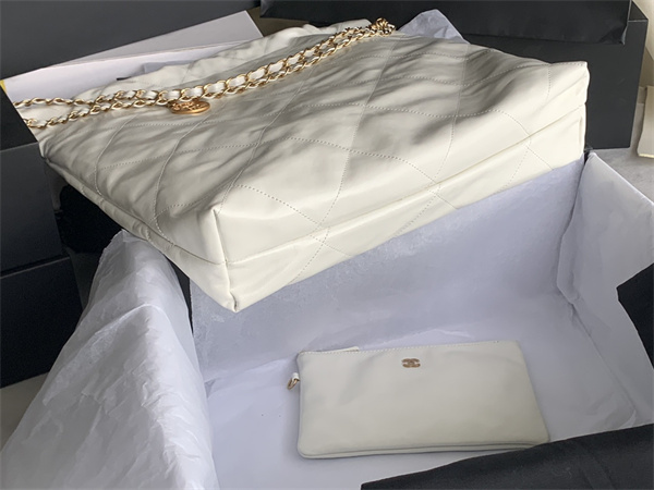 Cha.nel 22 Large Handbag Shiny Calfskin Gold Tone Metal White AS3262