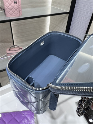 Cha.nel Clutch With Chain Vanity Shiny Crumpled Calfskin, Strass & Ruthenium-Finish Metal Blue AP3593