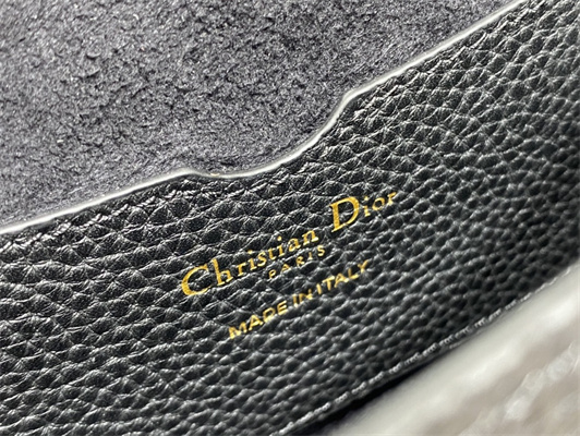 CD Medium Di.or Bobby Bag Grained Calfskin Black