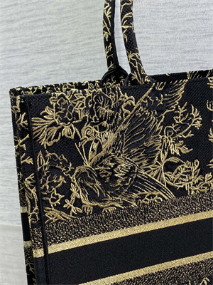CD Large Book Tote Jardin d’Hiver Embroidery Black and Gold