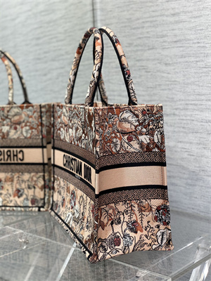 CD Medium Book Tote Jardin Magique Embroidery Pink