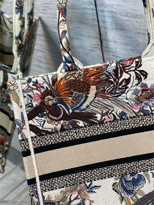 CD Small Book Tote Jardin d’Hiver Embroidery White Multicolor