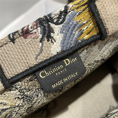 CD Small Book Tote Jardin d’Hiver Embroidery Beige Multicolor