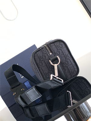 Di.or Lingot 22 Shoulder Bag Black Oblique Jacquard