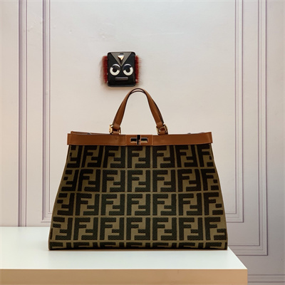 Fen.di Peekaboo X-Tote FF Canvas Green Color