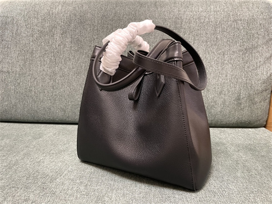 Fen.di ORIGAMI Medium Black Leather Bag That Can be Transformed