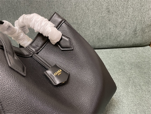 Fen.di ORIGAMI Medium Black Leather Bag That Can be Transformed