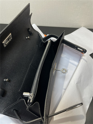 Kelly Classique To Go wallet Epsom Leather Silver Tone Metal In Black Color HS