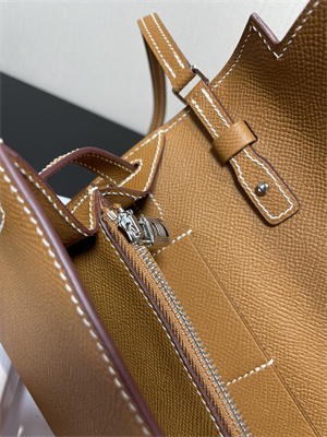 Kelly Classique To Go wallet Epsom Leather Silver Tone Metal In Gold Color HS