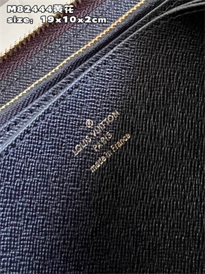 L.V Zippy Wallet Monogram Reverse Canvas M82444