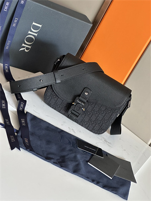 Di.or Small Saddle Messenger Bag With Flap Black Oblique Jacquard With Grained Calfskin