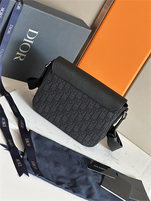 Di.or Small Saddle Messenger Bag With Flap Black Oblique Jacquard With Grained Calfskin