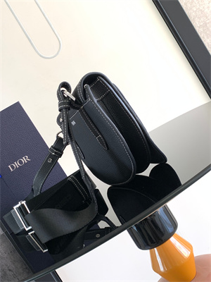 Di.or Saddle Pouch Black Grained Calfskin