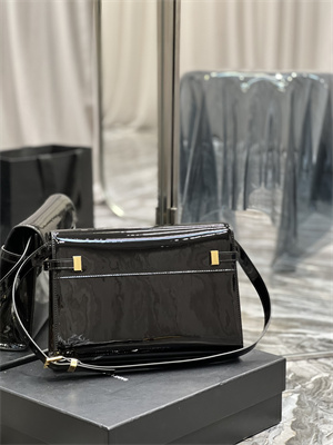 Y.S.L MANHATTAN Shoulder Bag In Black Patent Leather