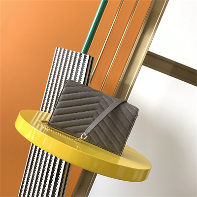 Y.S.L CASSANDRA ENVELOPE CHAIN WALLET IN GRAIN DEPOUDRE LEATHER Grey Color Gold Tone Metal