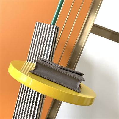 Y.S.L CASSANDRA ENVELOPE CHAIN WALLET IN GRAIN DEPOUDRE LEATHER Grey Color Gold Tone Metal