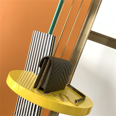 Y.S.L CASSANDRA ENVELOPE CHAIN WALLET IN GRAIN DEPOUDRE LEATHER Dk Green Color Gold Tone Metal