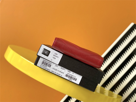 Y.S.L CASSANDRA MATELASS?? BI-FOLD WALLET IN GRAIN DE POUDRE EMBOSSED LEATHER Red Color Gold Tone Metal