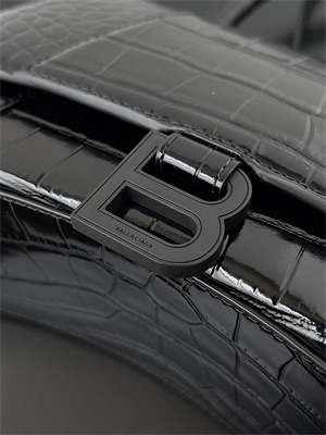 Women’s Hourglass Small Handbag Crocodile Embossed In Black-Black