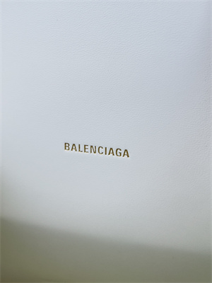 Women’s Hourglass XS Handbag Crocodile Embossed In White-Gold