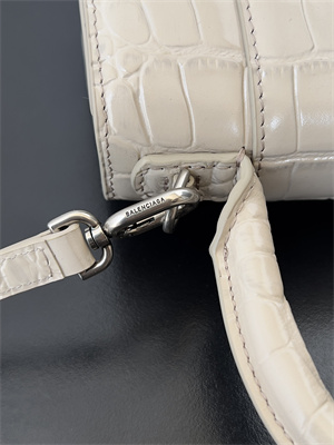 Women’s Hourglass XS Handbag Crocodile Embossed In Lt Beige-Silver