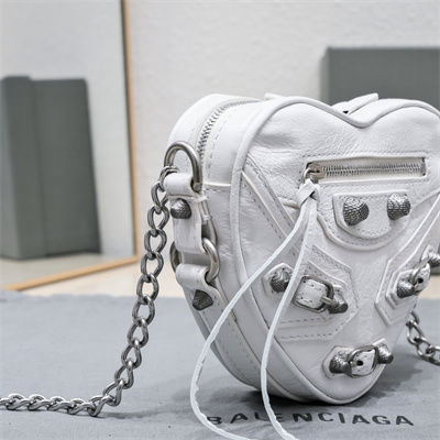 Women’s Le Cagole Heart Mini Bag In Arena Lambskin White Color