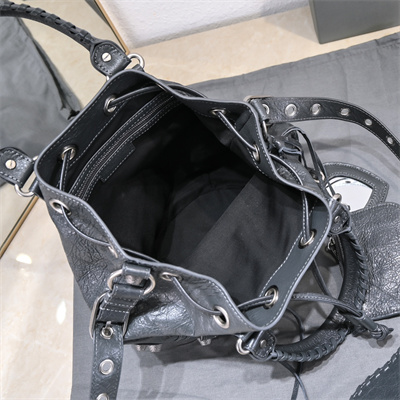 Women’s Le Cagole Small Bucket Bag In Arena Lambskin Dk Grey Color